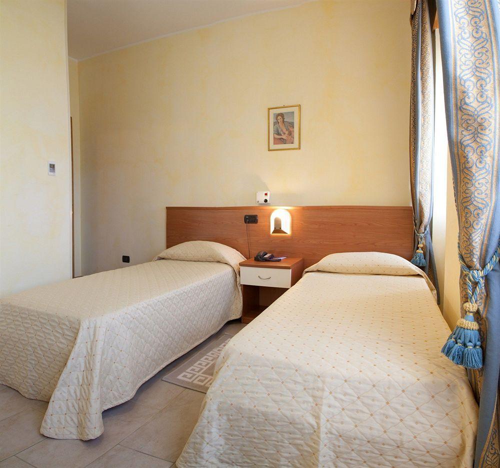 Lo Scoiattolo Piedmont Bike Hotel 普拉罗莫 外观 照片