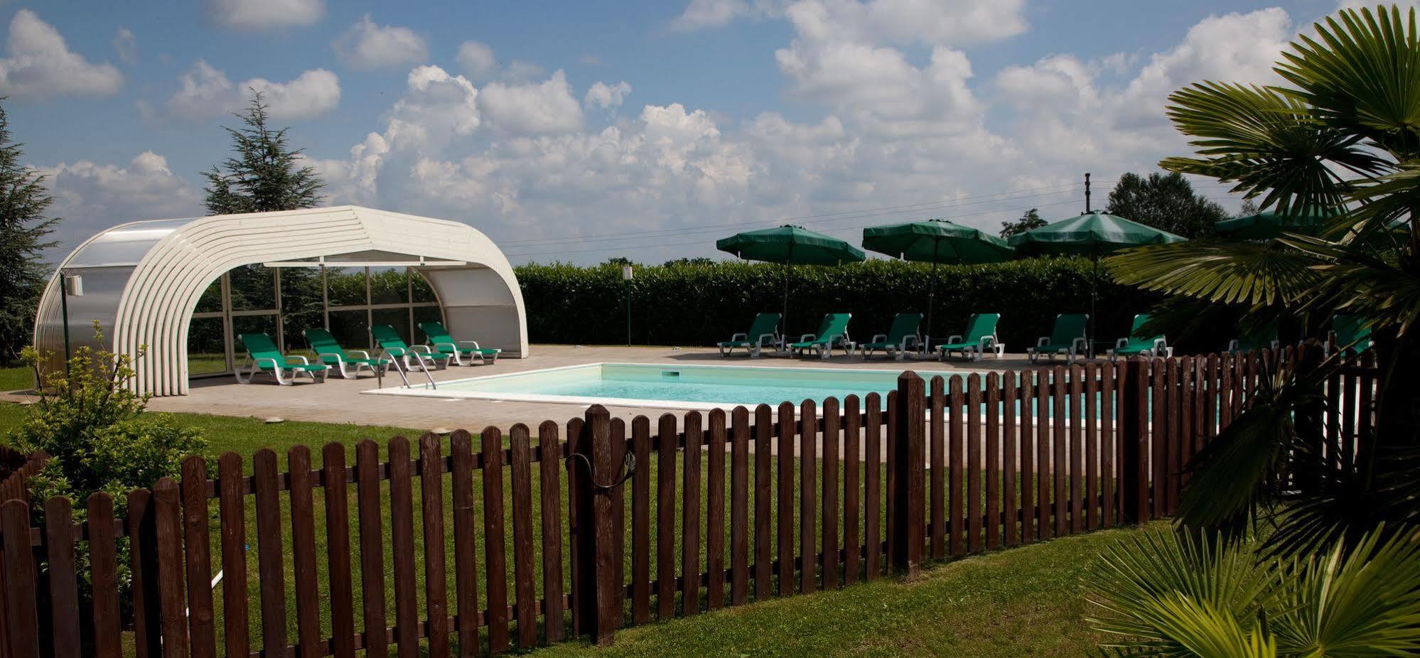 Lo Scoiattolo Piedmont Bike Hotel 普拉罗莫 外观 照片